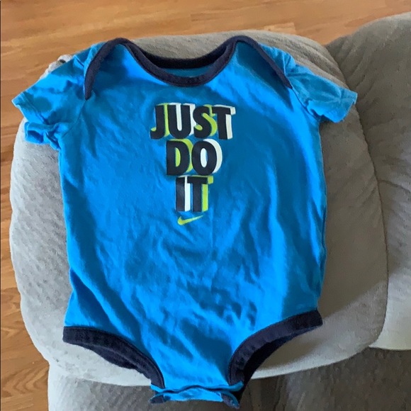 Nike baby onesie - Picture 1 of 1